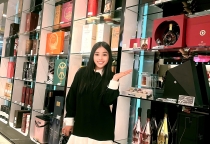 TỪ DUTY FREE ĐẾN TAY KHÁCH HÀNG – RƯỢU PHÚ QUÝ CHỌN LỰA TỪNG SẢN PHẨM BẰNG SỰ KỸ LƯỠNG