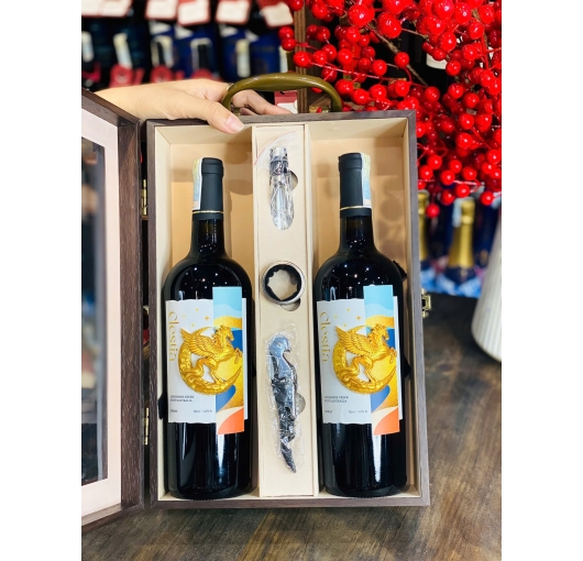 Rượu Vang Ngựa Celestia Shiraz – Vang Úc 14.5% Với Thiết Kế Ngựa Có Cánh Mạ Vàng Sang Trọng